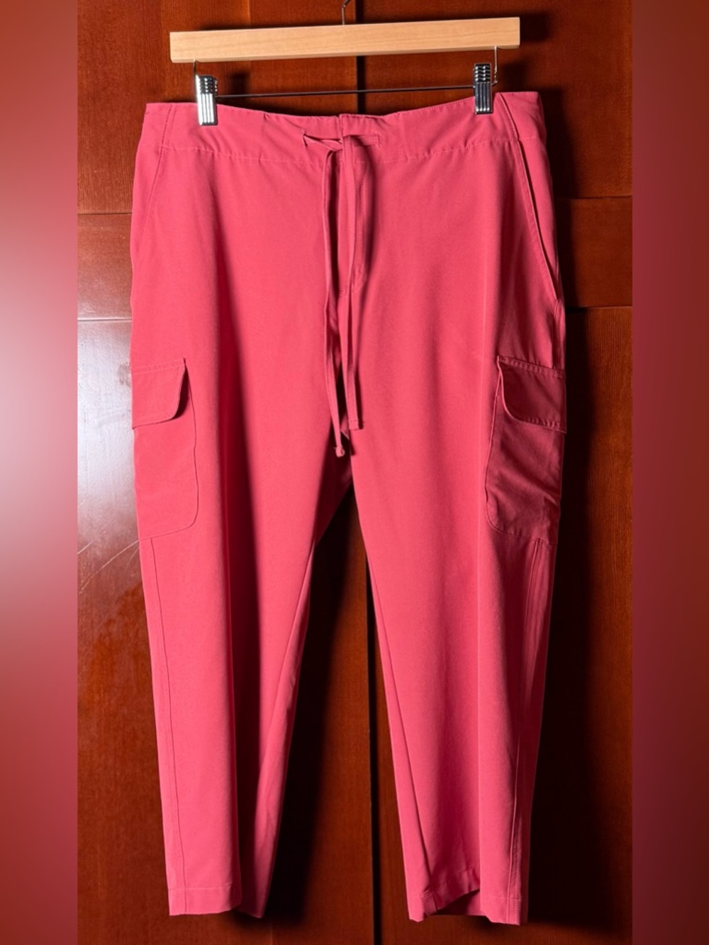 Jockey Favorite Fit Cargo Capri Scrub Pants In Coral Size Large